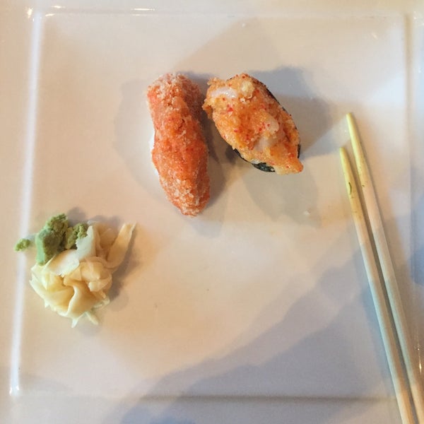 Снимок сделан в Fujiyama Sushi пользователем P Pam P. 9/1/2016