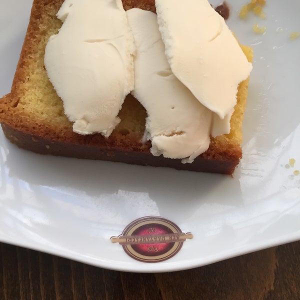 10/27/2019 tarihinde Cumhur Ö.ziyaretçi tarafından Şen Pastaneleri Cafe &amp; Bistro'de çekilen fotoğraf
