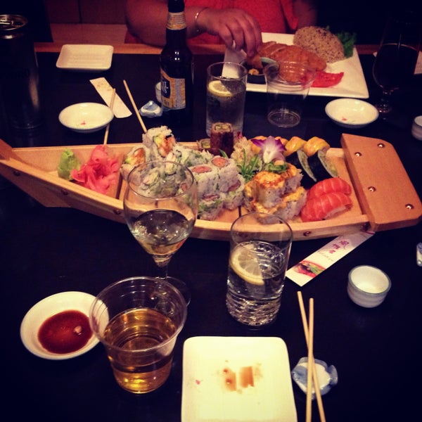 5/12/2013 tarihinde Julie Q.ziyaretçi tarafından FuGaKyu Japanese Cuisine'de çekilen fotoğraf