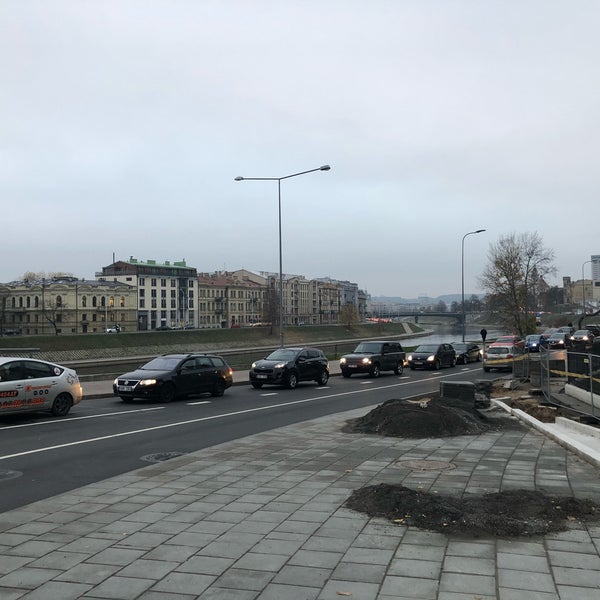Foto diambil di Mindaugo tiltas | Mindaugas&#39; bridge oleh HİKMET pada 11/6/2018