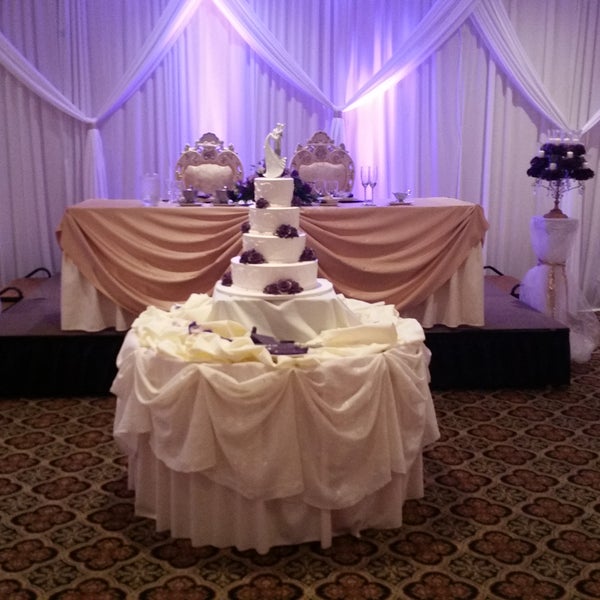 Photo prise au Manzo&#39;s Banquets &amp; Catering par Manzo&#39;s Banquets &amp; Catering le12/13/2014