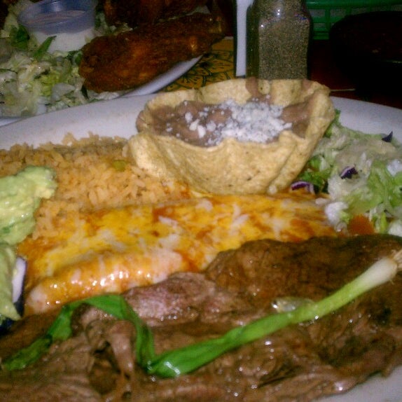 3/24/2013 tarihinde Felipa V.ziyaretçi tarafından Hacienda Casa Blanca Mexican Restaurant and Cantina'de çekilen fotoğraf