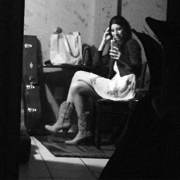 7/10/2015 tarihinde Katie G.ziyaretçi tarafından The Listening Room Cafe'de çekilen fotoğraf