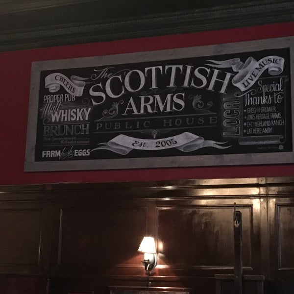 4/2/2016 tarihinde Scott L.ziyaretçi tarafından Scottish Arms'de çekilen fotoğraf
