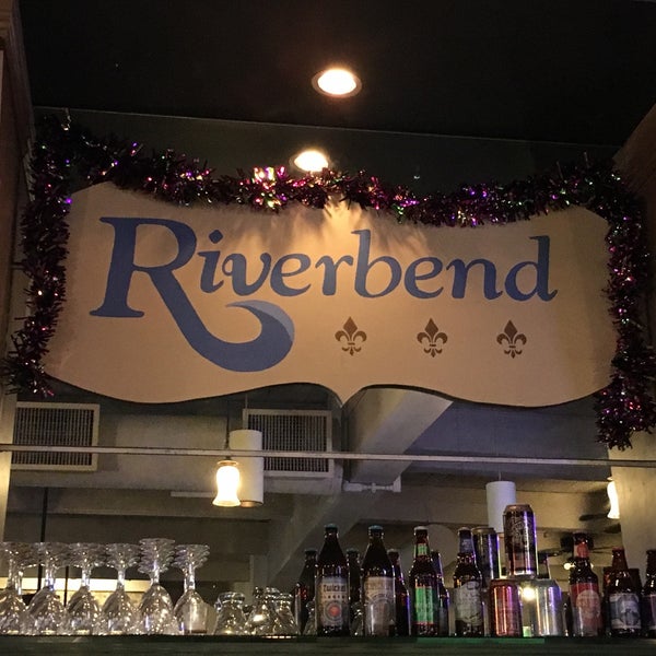 Das Foto wurde bei Riverbend Restaurant &amp; Bar von Scott L. am 2/3/2016 aufgenommen