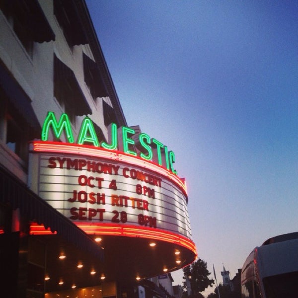 Foto scattata a The Majestic Performing Arts and Cinema Center da Marc M. il 9/28/2013