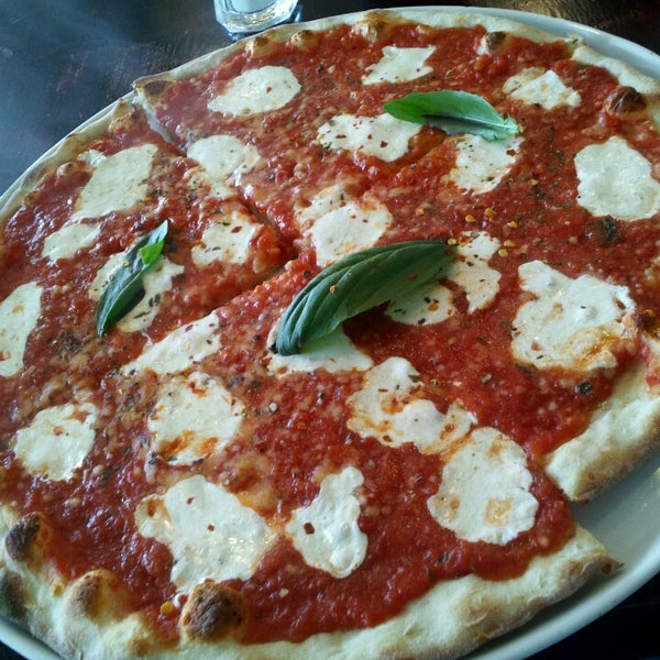 5/9/2013にHal W.がForno Pizzeria &amp; Trattoriaで撮った写真