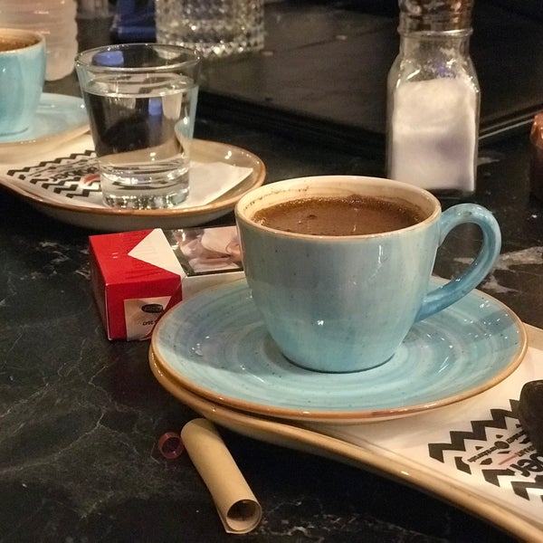 Foto tomada en Karabiber Cafe &amp; Restaurant  por Buse Nur K. el 10/7/2019