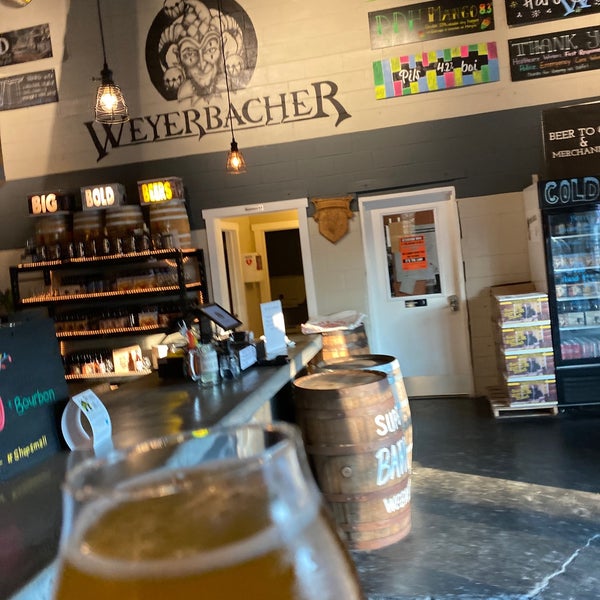 Foto scattata a Weyerbacher Brewing Co‎mpany da Dennis M. il 6/29/2021