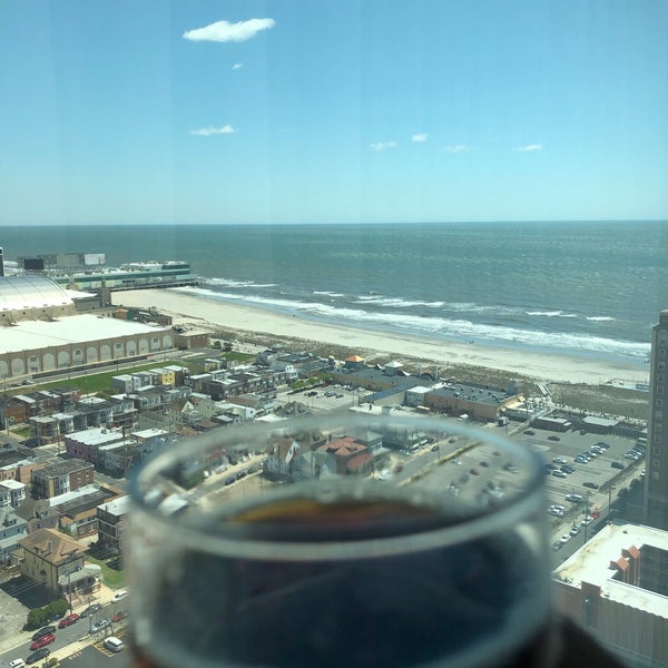 Foto tomada en Tropicana Casino &amp; Resort  por Dennis M. el 4/27/2019