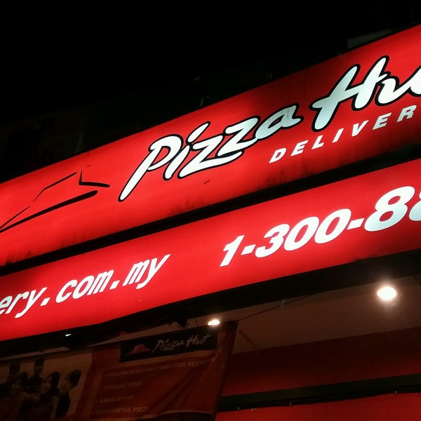 Pizza Hut Pizza Place In Ulu Tiram