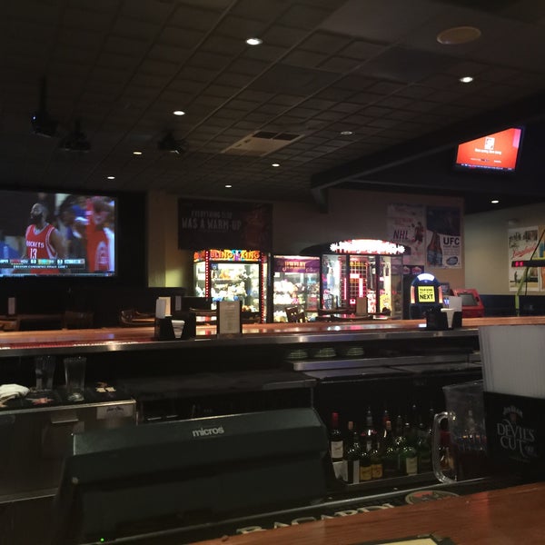 Photo taken at Lucky&#39;s Sports Theatre &amp; Grill by John R. on 6/4/2015