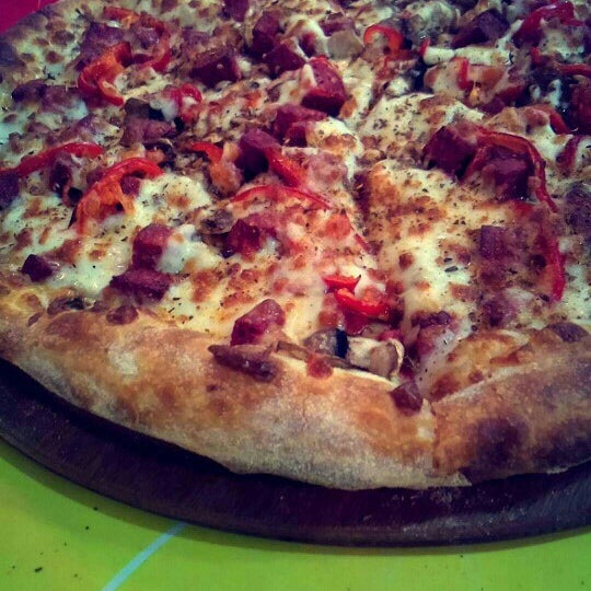 Пицца маргарита. Пицца маргарита 40 см. Pizza line. Пицца море и горы. Гора пиццы.