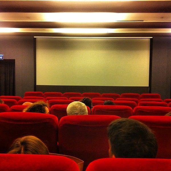 11/17/2013 tarihinde Nuno R.ziyaretçi tarafından Cinema Plinius Multisala'de çekilen fotoğraf