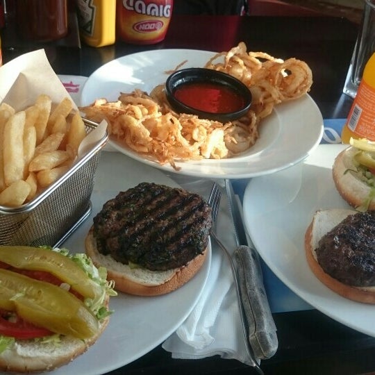 5/5/2016에 Marina .님이 Black Bar &#39;n&#39; Burger에서 찍은 사진