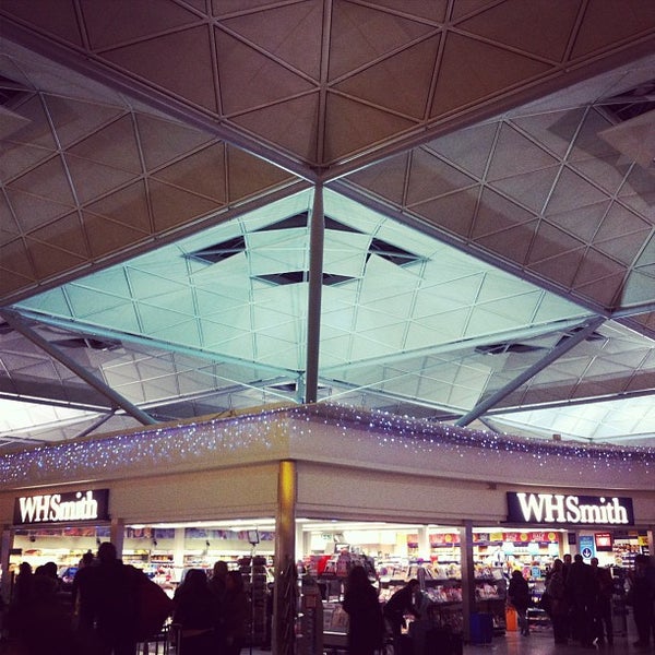 12/29/2012 tarihinde Tenditrendy F.ziyaretçi tarafından London Stansted Airport (STN)'de çekilen fotoğraf