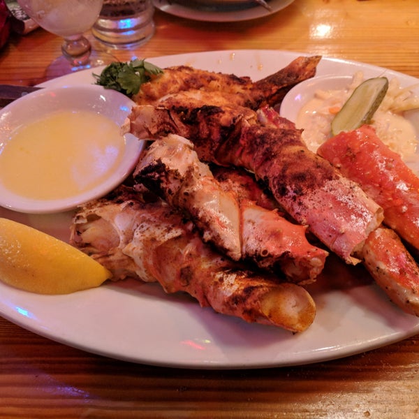 Das Foto wurde bei Sammy&#39;s Fish Box Restaurant von Tess am 7/13/2018 aufgenommen