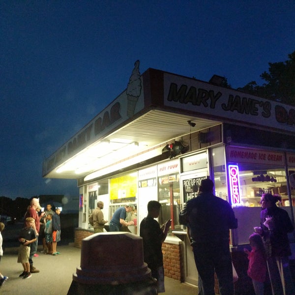 Photo taken at Mary Jane&#39;s Dairy Bar by Tess on 5/25/2017