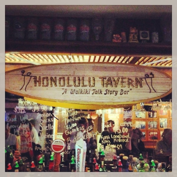 Foto tirada no(a) Honolulu Tavern por Daniele T. em 4/7/2013