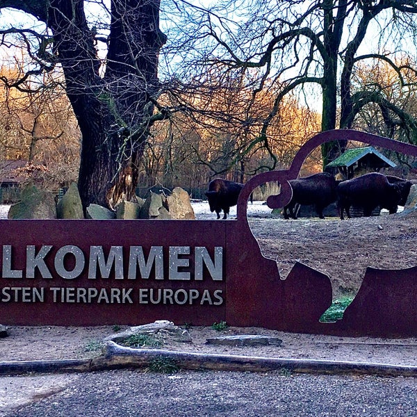 Foto diambil di Tierpark Berlin oleh ERAKU . pada 12/25/2021