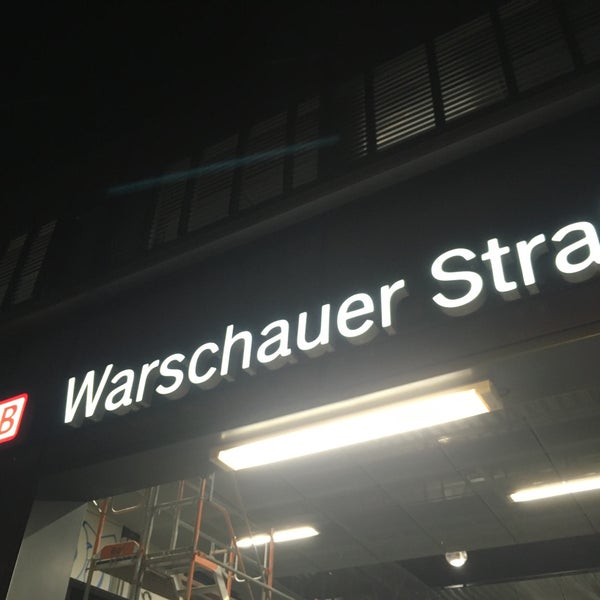 Photo taken at S Warschauer Straße by ERAKU . on 2/9/2020