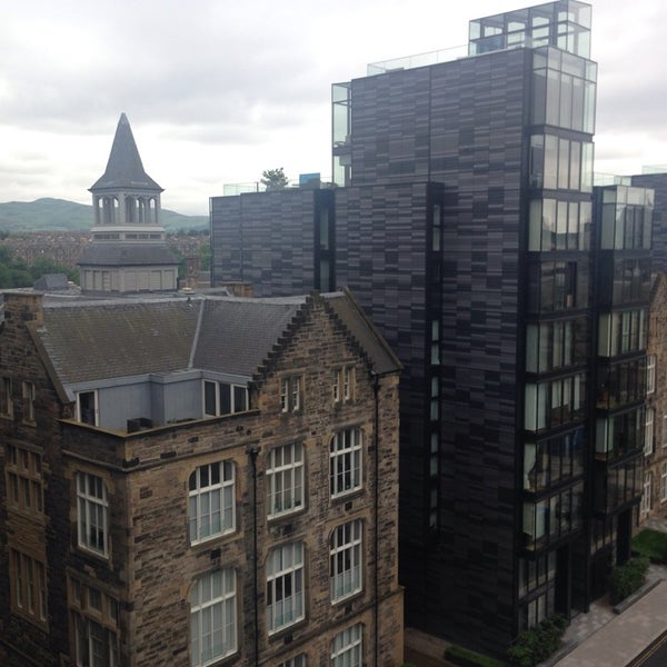 Foto tirada no(a) Residence Inn by Marriott Edinburgh por maksm em 6/15/2014
