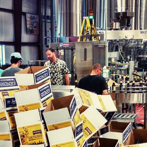 Foto scattata a Shmaltz Brewing Company da Shelby S. il 7/15/2015
