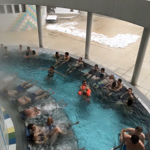 11/22/2015 tarihinde Kunnine C.ziyaretçi tarafından Leukerbad Therme'de çekilen fotoğraf