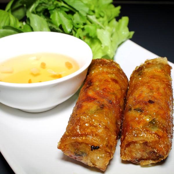 12/15/2014 tarihinde Viet Nam Restauranteziyaretçi tarafından Viet Nam Restaurante'de çekilen fotoğraf