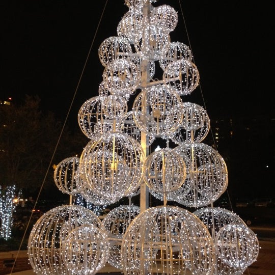 Shirlington Christmas Tree Lighting 2022 Pentagon Row Christmas Tree (Now Closed) - Arlington, Va