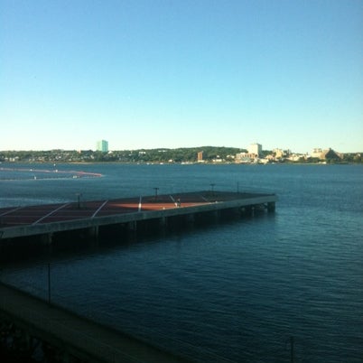 Foto diambil di Halifax Marriott Harbourfront Hotel oleh Bill M. pada 9/16/2012