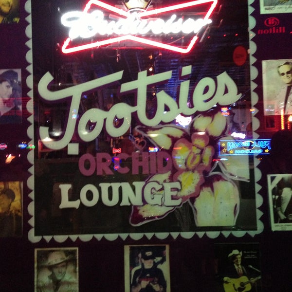 Das Foto wurde bei Tootsie&#39;s World Famous Orchid Lounge von Lis M. am 5/12/2013 aufgenommen