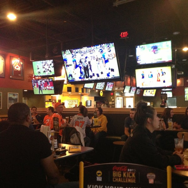 Buffalo Wild Wings 2025 Prairie Center Pkwy