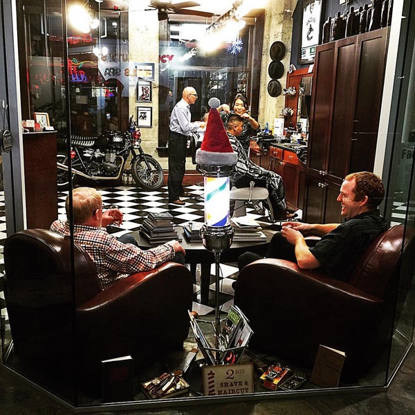 12/22/2015 tarihinde Barber B.ziyaretçi tarafından Farzad&#39;s Barber Shop'de çekilen fotoğraf
