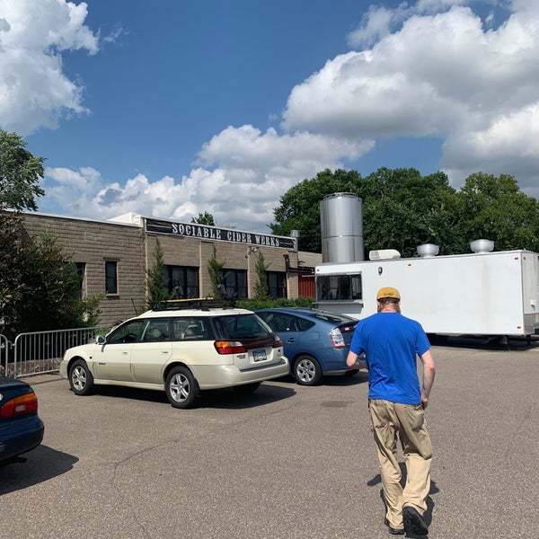 รูปภาพถ่ายที่ Sociable Cider Werks โดย Jeffrey เมื่อ 7/15/2019