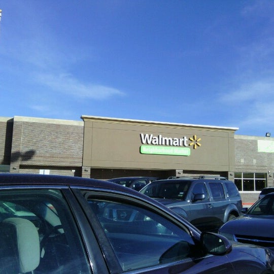 Walmart Neighborhood Market Grocery Store in Arlington