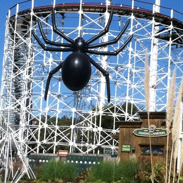 10/19/2013에 CHuck B.님이 Frontier City Theme Park에서 찍은 사진