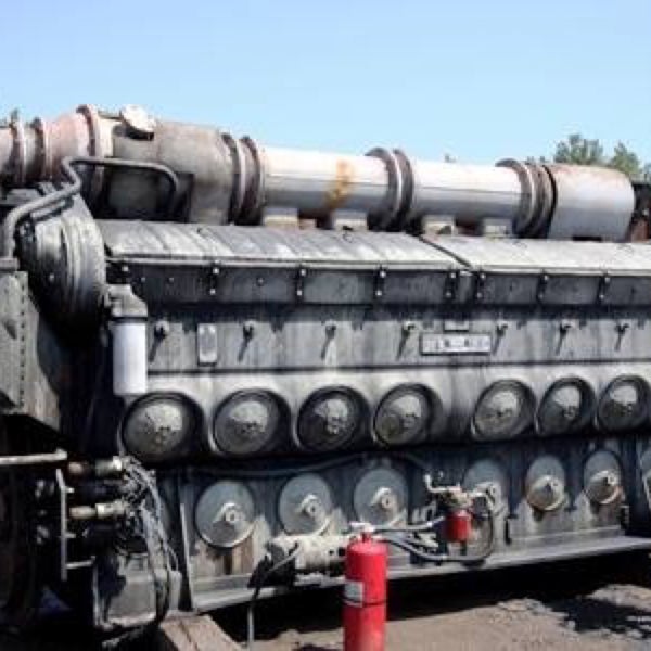 Двигатель поезда. Какой двигатель в поезде. Тепловозный двигатель д49. Какой двигатель в поезде. Кабина тепловоза emd.