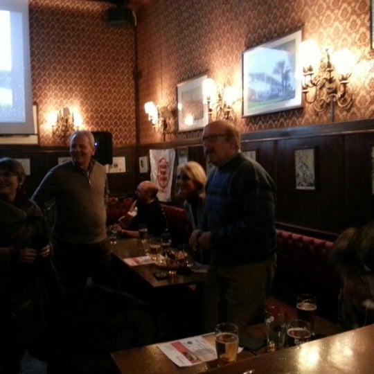 รูปภาพถ่ายที่ Old Fox Pub โดย piccolatigre เมื่อ 1/24/2013