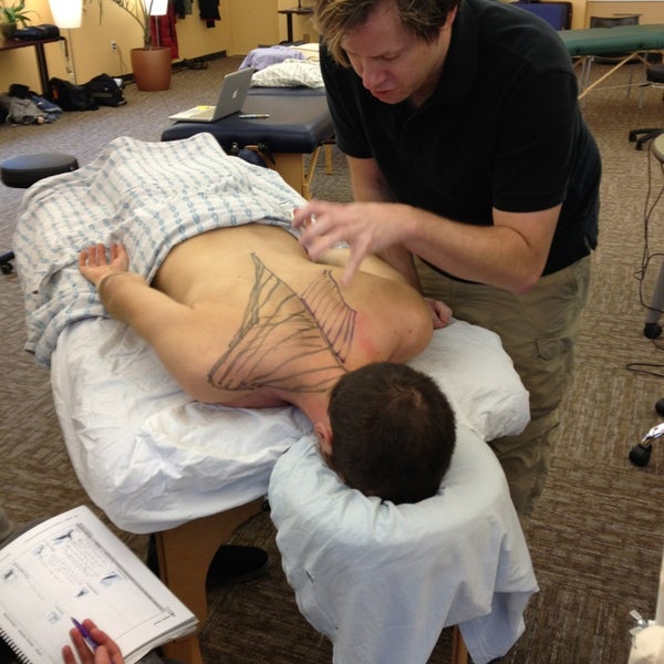 Foto diambil di Discovery Point School of Massage oleh Darin S. pada 1/9/2013