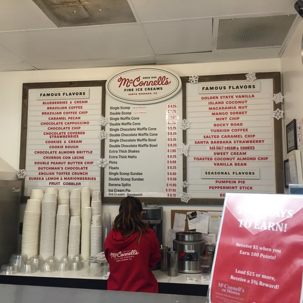 Photo taken at Mission Street Ice Cream and Yogurt - Featuring McConnell&#39;s Fine Ice Creams by Antoinette M. on 12/28/2015