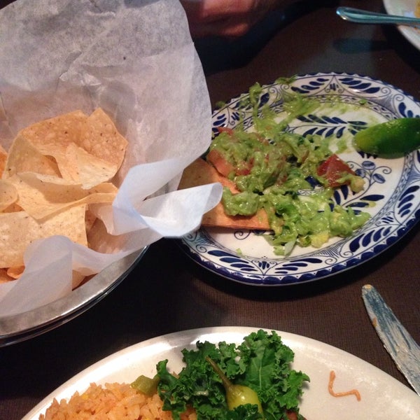 Das Foto wurde bei Abuelo&#39;s Mexican Restaurant von JAck L. am 10/21/2013 aufgenommen