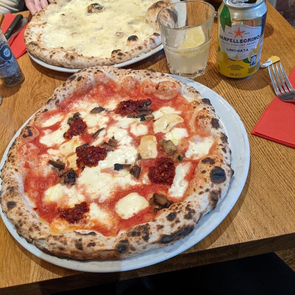 Excelente pizza! Bem italiana!