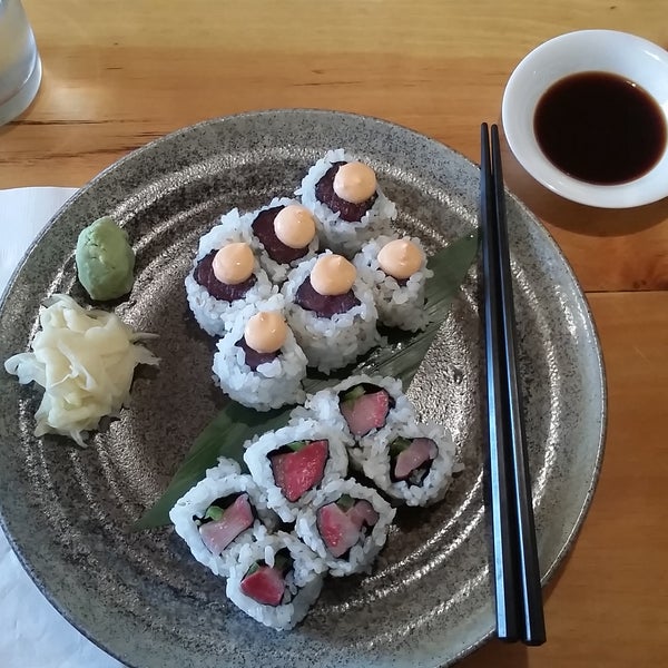 Real Fresh Sushi and such a great LIC lunch deal! $10 for salad, miso soup and 2 rolls of Hugh Quality Sushi!