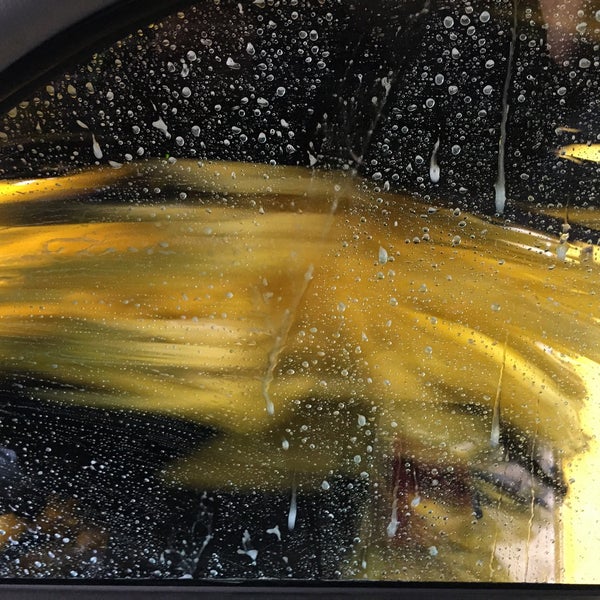 9/7/2016にDan L.がHappy Cow Car Washで撮った写真