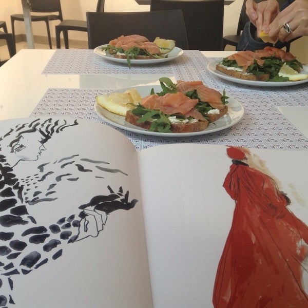 5/1/2014 tarihinde Oldynka H.ziyaretçi tarafından MiTo art café books'de çekilen fotoğraf