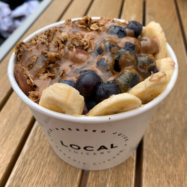 Photo taken at Local Juicery by Flory H. on 1/20/2020