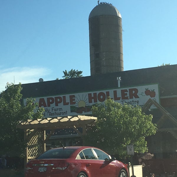 6/18/2016 tarihinde Vivian D.ziyaretçi tarafından Apple Holler'de çekilen fotoğraf