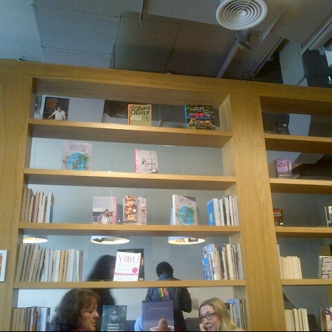 Foto scattata a BookMunch Cafe da Mansoor S. il 11/7/2014