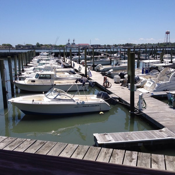 Foto tirada no(a) Harbor View Restaurant por Cary em 7/7/2013